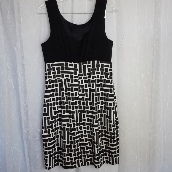 Trina Turk Geometric Sheath Dress - Picture 2 of 7